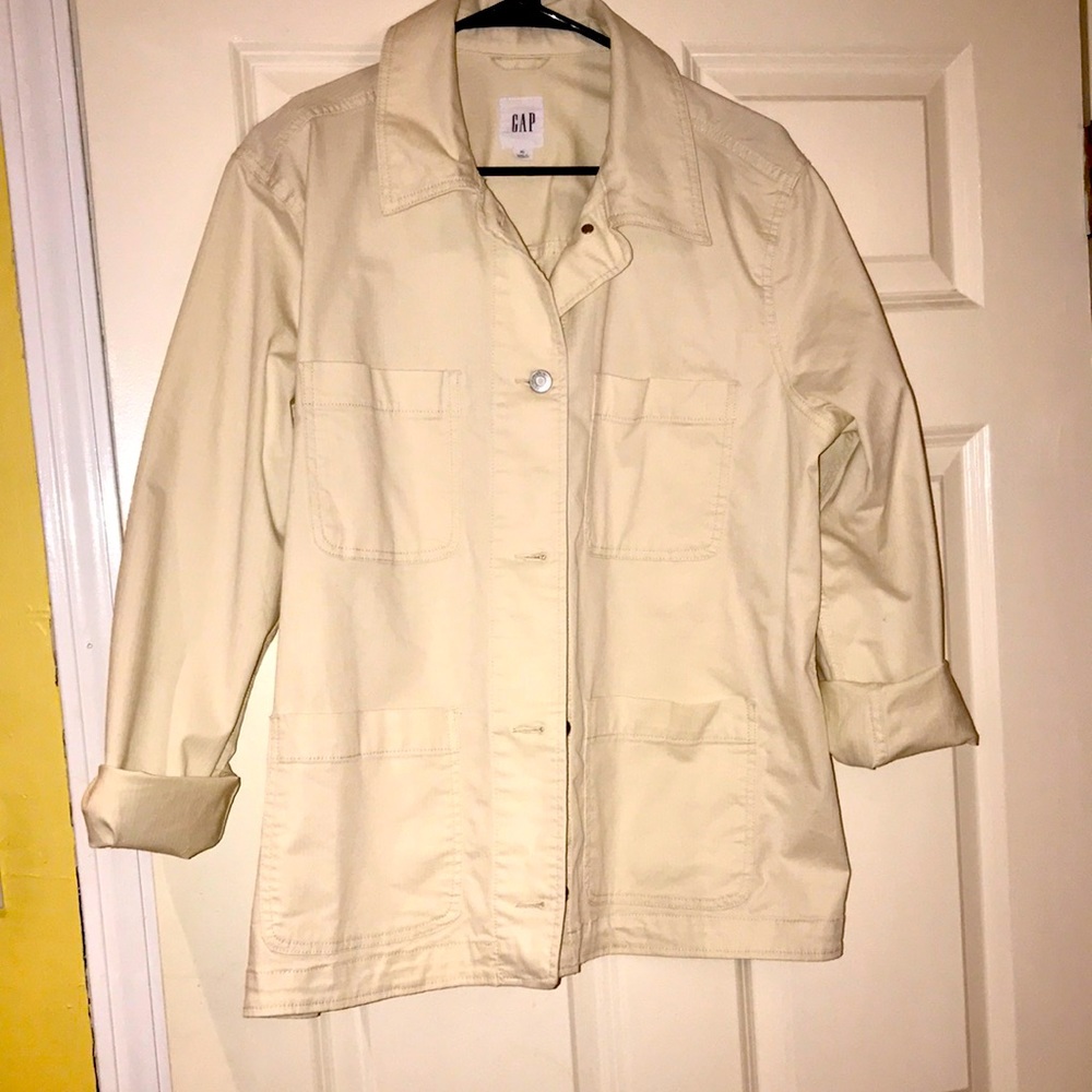 Women’s Gap cream colored field jacket. Lightweight. Like new